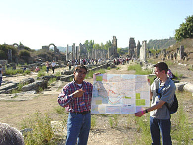 Memeth, the French-speaking guide, a real mine of information, explains St Paul’s journey in Anatolya …