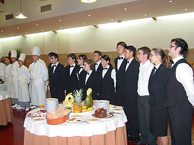 at the end of the meal, applause for the student kitchen and service teams!