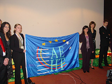 the flag is handed from Fundćo to Örebro.