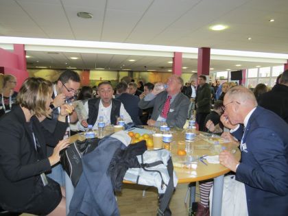 Le lunch au Redbridge Collège 