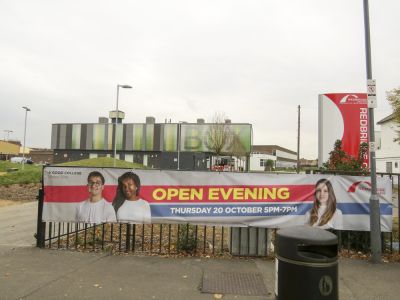 L’entrée du Redbridge Collège 
