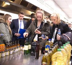 Lors des préparatifs des produits  