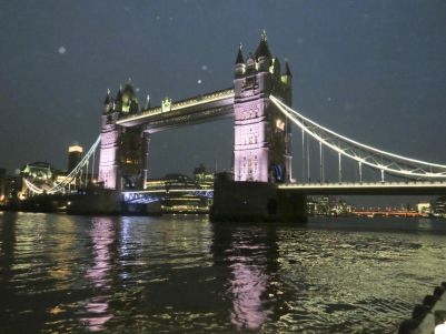 Spectacle permanent et féérique du Tower Bridge la nuit !