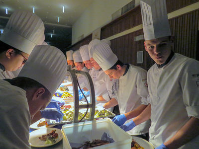 A la chaine peut-être mais sans oublier les détails !