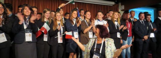 hoto symbole : une petite partie de la délégation italienne !