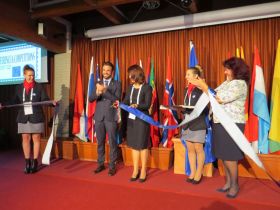 Le " coupé de ruban "