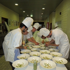 En cuisine, le coup de feu approche