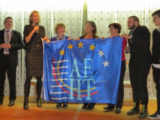 Le drapeau de l’AEHT en route de Diekirch à San Benedetto del Tronto.