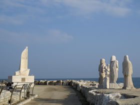 Right at the end of the jetty, the symbols of San Benedetto del Tronto 