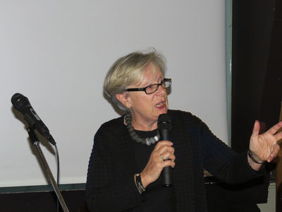 Christiane Keller-Christmaschris invite l’assistance à « regarder d’abord avec les yeux avant de faire son choix »