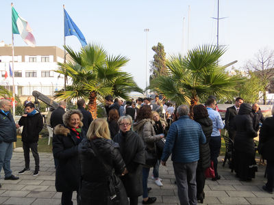 Un peu de patience, le buffet n’est pas encore ouvert !
