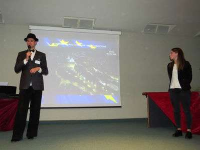 San Benedetto - Sénigallia – sketch et texte de Lorette avec le chant « Imagine » repris par toute la salle !