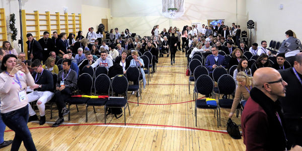 La réunion de travail avant l’installation des stands