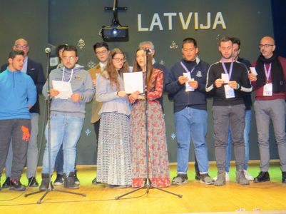 Italie (toutes les écoles) – Chant final « Adeste fidelès ».