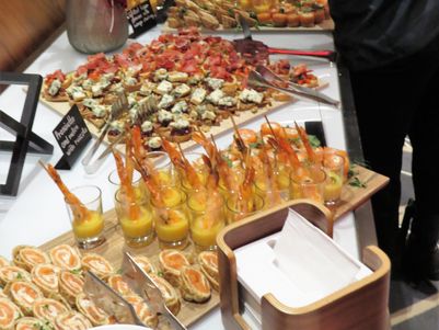 Un buffet richement fourni