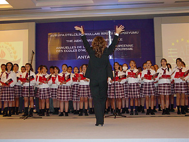 la chorale du « Antalya Koleji « a fait forte impression la chorale du « Antalya Koleji « a fait forte impression