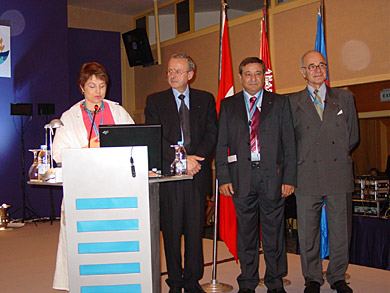 Trois personnalités de l’enseignement turc se sont ensuite succédé au micro. Trois personnalités de l’enseignement turc se sont ensuite succédé au micro.