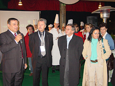 Avant d'ouvrir le buffet, le temps des discours 