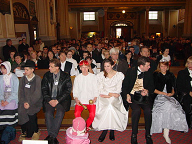 the delegations attend high mass with reverence