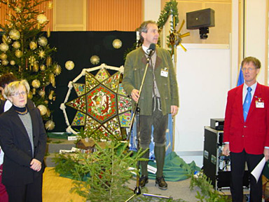 Klaus Enengl s'adresse ą l'assistance