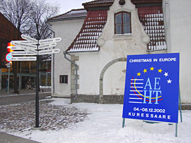 A l’issue de la cérémonie inaugurale, les organisateurs ont servi ą l’assistance un «champagne russe» étiquetté «  cobetckoe ». Celui-ci a eu un grand succčs auprčs des visiteurs et des invités. La mźme marque a également été servie lors de la réception ą l’hōtel de ville.