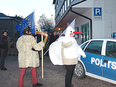 chčvre et grue en tźte, le cortčge se met en place pour la parade