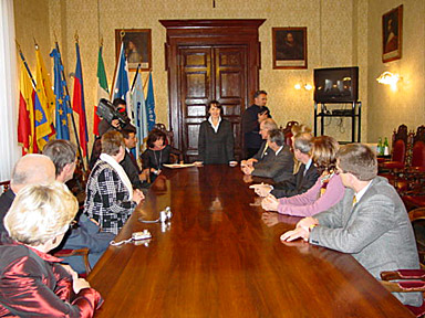 Members of the Managing Committee are welcomed by Senigallia’s senator-mayor.