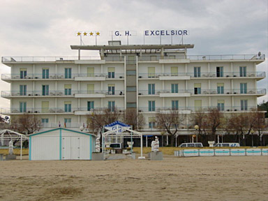 the Excelsior hotel which became the event’s base camp