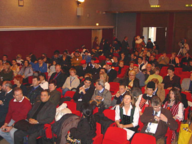 les délégations s’installent en attendant leur tour !