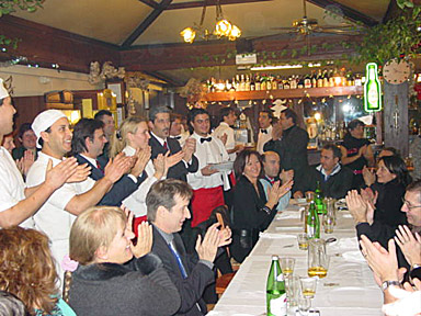 tout le monde applaudit tout le monde. Belle soirée encore…