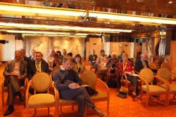 Les représentants des divers pays sont attentifs ! 