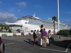Le Costa Méditerranéa à quai au port d’Ajaccio