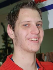 En guise d’interviews, sourires de jeunes