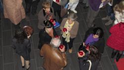 Les petits lumignons rouges n’étaient pas des bougies…