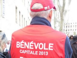Les gilets rouges de Marseille, tous bénévoles pour des missions très diverses