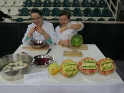 Sculptures sur légumes ( des élèves de l’école) 