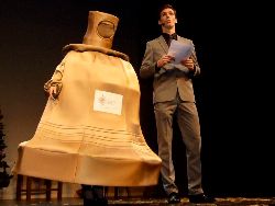 La cloche de Bled est venue inviter les participants aux Noëls d’Europe en 2012… à Bled bien sûr !